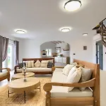 Pohman By Istra Vacation فيلة