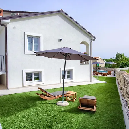 Pohman By Istra Vacation