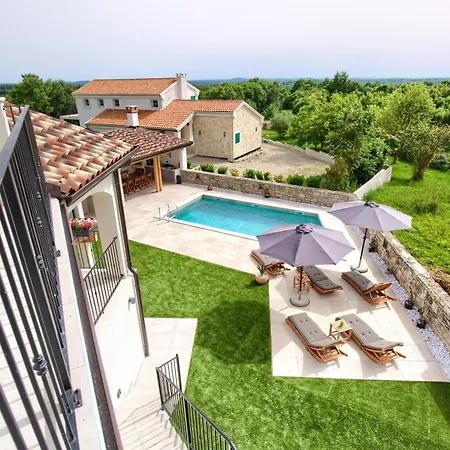 Pohman By Istra Vacation